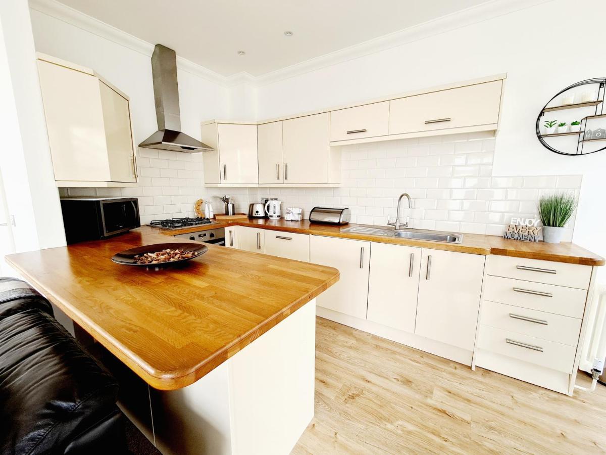 Seas The Day Beachfront - Sleeps 4 * Ramsgate